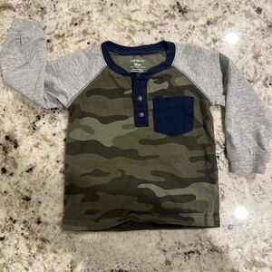 *GENTLY WORN* Carter's Boy's 18 M Camo Henley